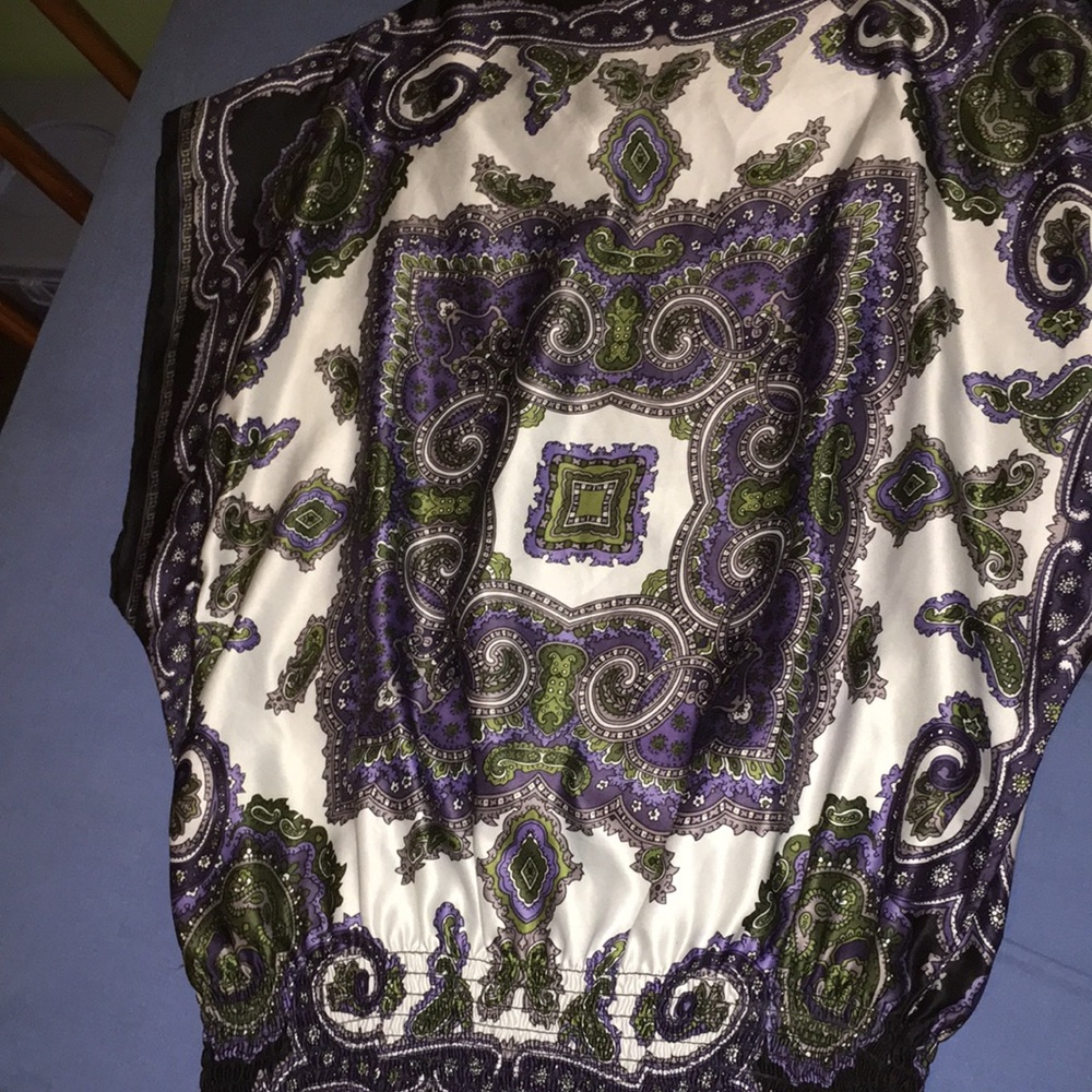 Bandana print silk scrunch bottom shirt